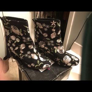10w embroidered boots
